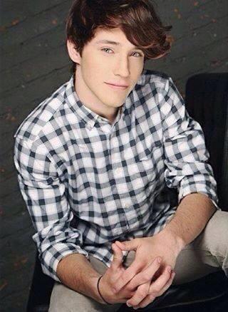 CodersDeMPG's tweet photo. #AlonsoV @soyalonsovillal 4/10 http://t.co/hKGpKaL5pu