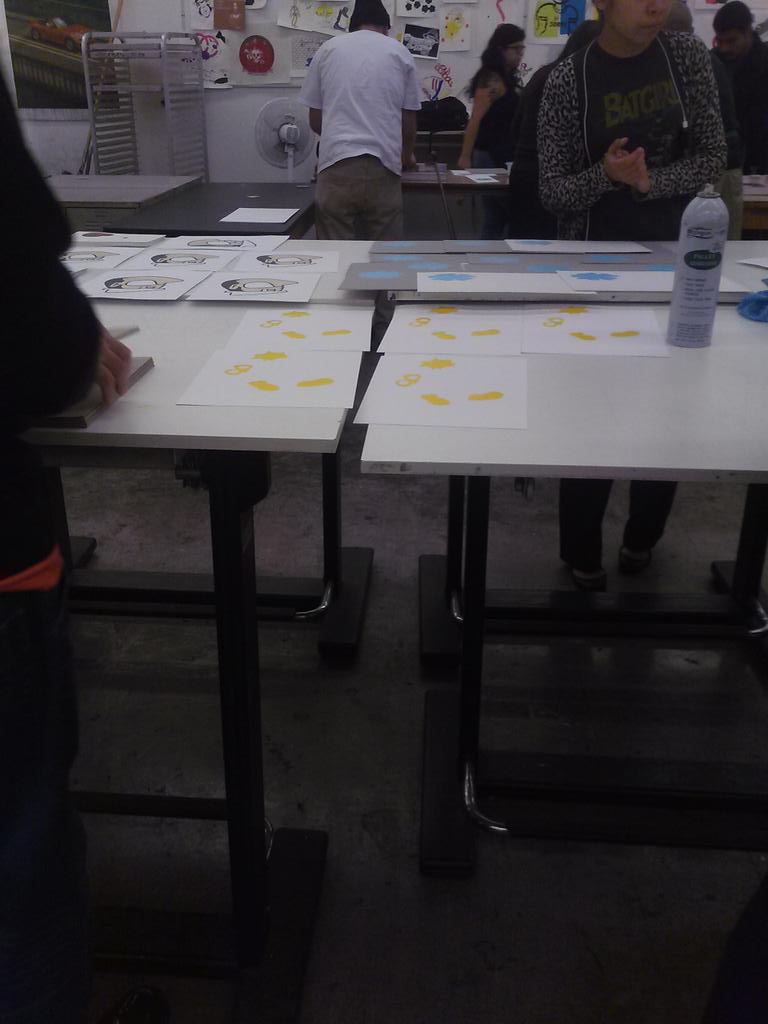 treenbeanqueen's tweet image. Class💞😸🎨 
#signgraphics