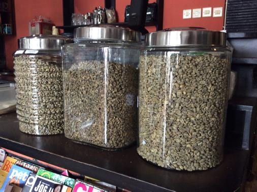 studiokopi's tweet photo. Green bean Arabica bajawa, dolok sanggul dan papua wamena sudah ready http://t.co/AFyNhv0tYv