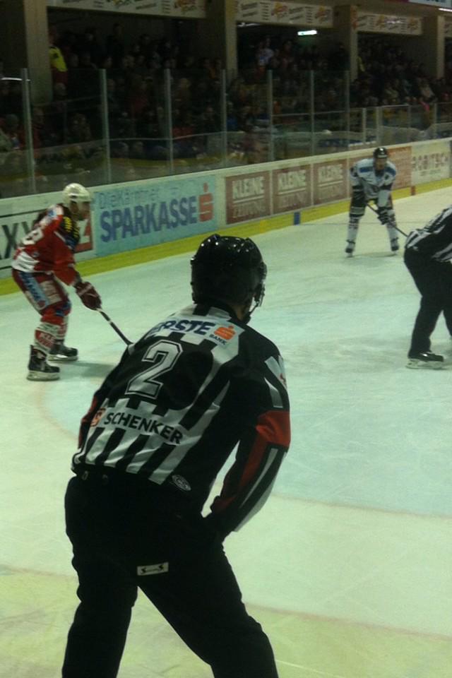 sarz68's tweet photo. Very #cool photo of Chris Schenker working a game in Klagenfurt of the Austrian League. #goodpositioning #fasttrack http://t.co/AAHyCOUdkn