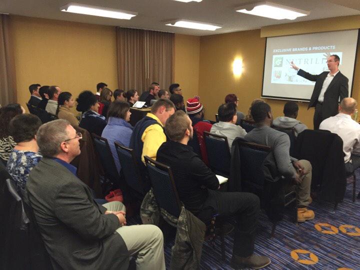 TaborOutlet's tweet photo. Packed out in St. Louis tonight! 38 IBOs 10 Guests. #Growth @MarkiewiczTeam http://t.co/o514Vj3Vsb