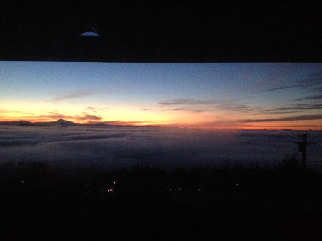 SayehY11's tweet photo. Reason why Vancouver is the most beautiful city in the world #thatfogthough #nofilter http://t.co/Qrw4M7Wet8