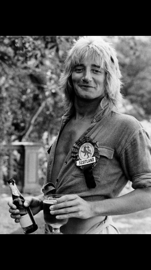 Happy Birthday Rod Stewart! you are the Man! 
