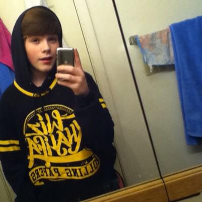 codystrong11's tweet photo. Wiz kid #rollinpapers http://t.co/mpCxC30fh2