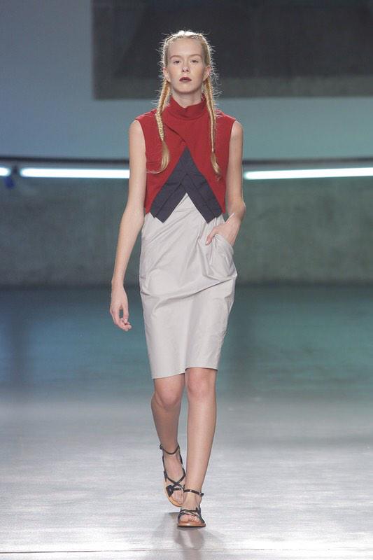 LeFashionPost's tweet photo. Catarina Santos, la mécanique libre — Le Fashion Post http://t.co/PNz1qEiP21 @PortugalFashion @WilliamArlotti #FP35 http://t.co/xI71iWKDHj