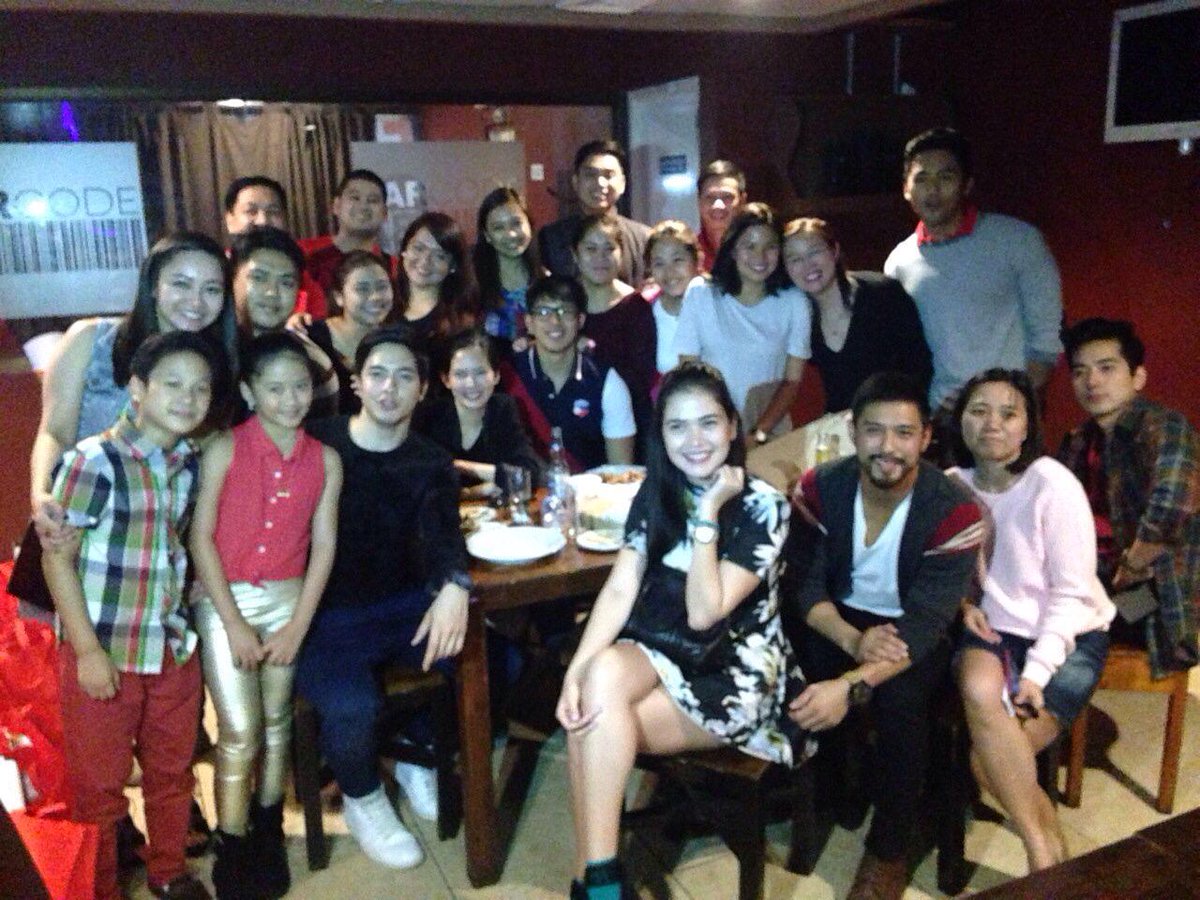 peejaydc's tweet photo. @peejaydc Gma artist @barcodesportsbar http://t.co/VKwCvRXodN
