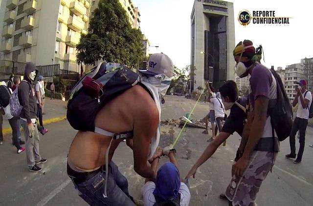 Rumbacaracas's tweet photo. "Rebel Music", la serie de MTV que mostrará las protestas en Venezuela http://t.co/9D3XbJUI48 http://t.co/FENmcfz9Ct