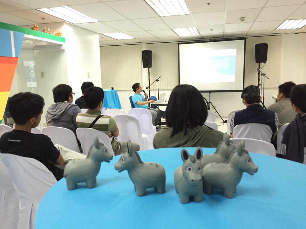 peaz's tweet photo. Maiden @PmugCommunity meeting at Manila with the local @MuleDev. Of course @MaxtheMule is here too. http://t.co/9PxRqbk67d
