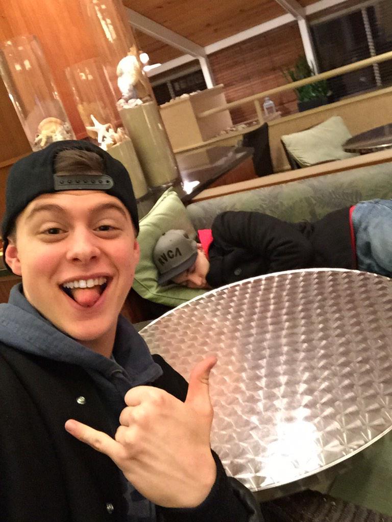 iAmSean_Luke's tweet photo. Well someone can't hang this morning http://t.co/ZLIBYfpxrG