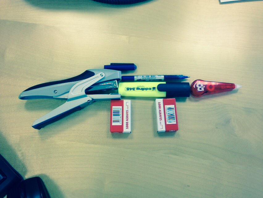 HumourComptable's tweet image. Avec nos armes, défendons la liberté d'expression #JeSuisCharlie