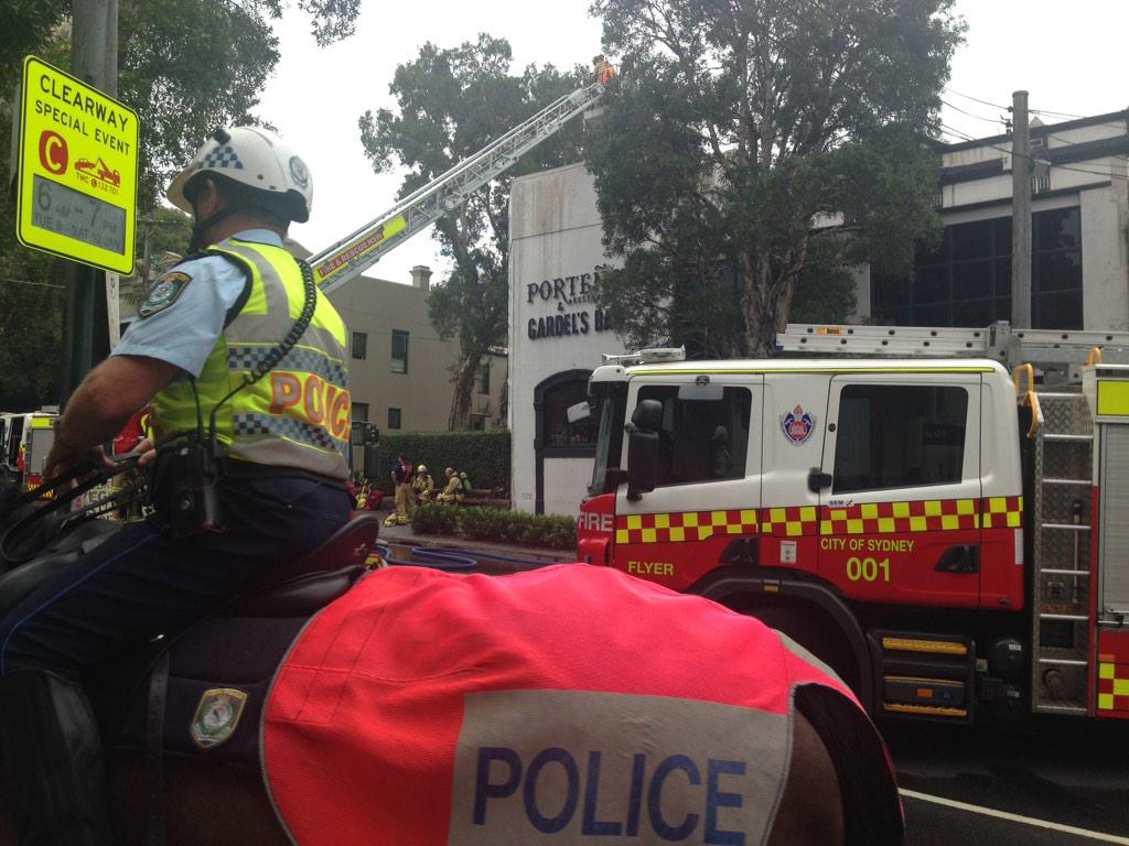 tomdecent's tweet photo. Paramedic tells me no one is inside and there are no injuries. http://t.co/PFkh3dFmn0