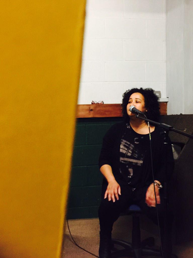 charliesmarbles's tweet photo. Cath singing for Charlie http://t.co/jKQDrqi5Et