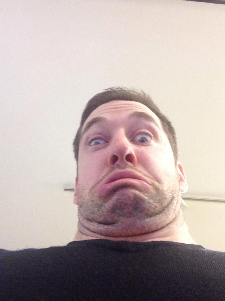 bugs_den's tweet photo. @Robvandullaway @ollygroome @OllyvanAndrews @EdVanDullaway @HMclatchie @Banananey @vansusans #TripleChinTrain http://t.co/fiD3wCip25