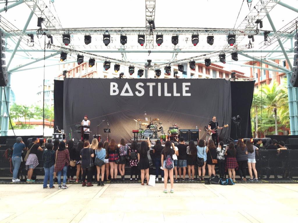 universalmusg's tweet photo. Ain't no party like a BASTILLE sound check party! http://t.co/RCja7t80En