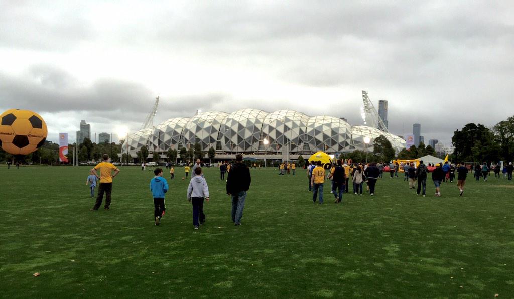 Heading into the rectangular stadium!?!?! For the Asian cup opener #AsianCup2015 #Socceroos