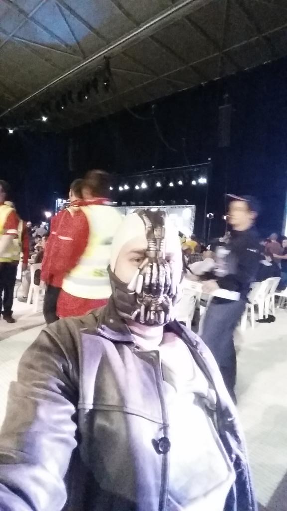 harryriewoldt's tweet photo. I am @EtihadStadiumAU Reckoning #darts http://t.co/7Vl4ULanpX
