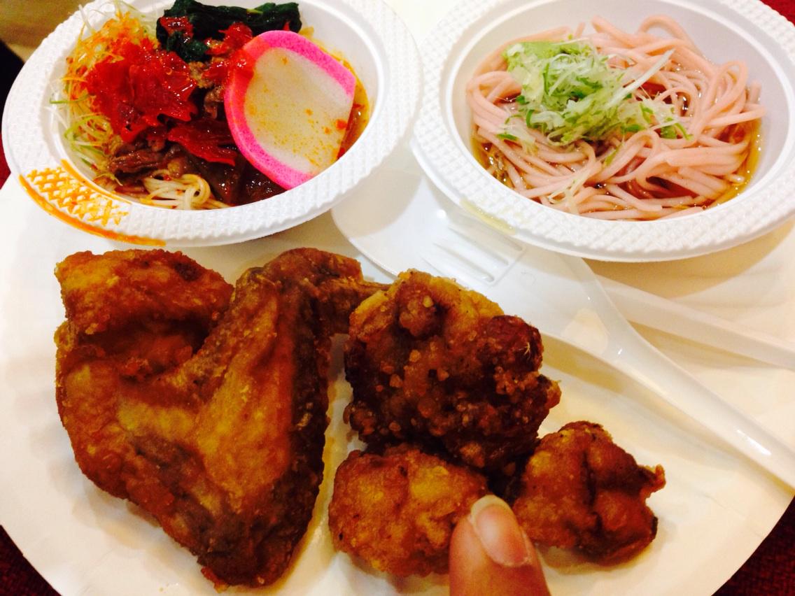 wayanlovely's tweet photo. Dear @sagami_id
Tori Karaage dan Umesoba-mu enaknya kebangetaaan!💖💋
#SagamiMoment http://t.co/QYSzJV4hjT