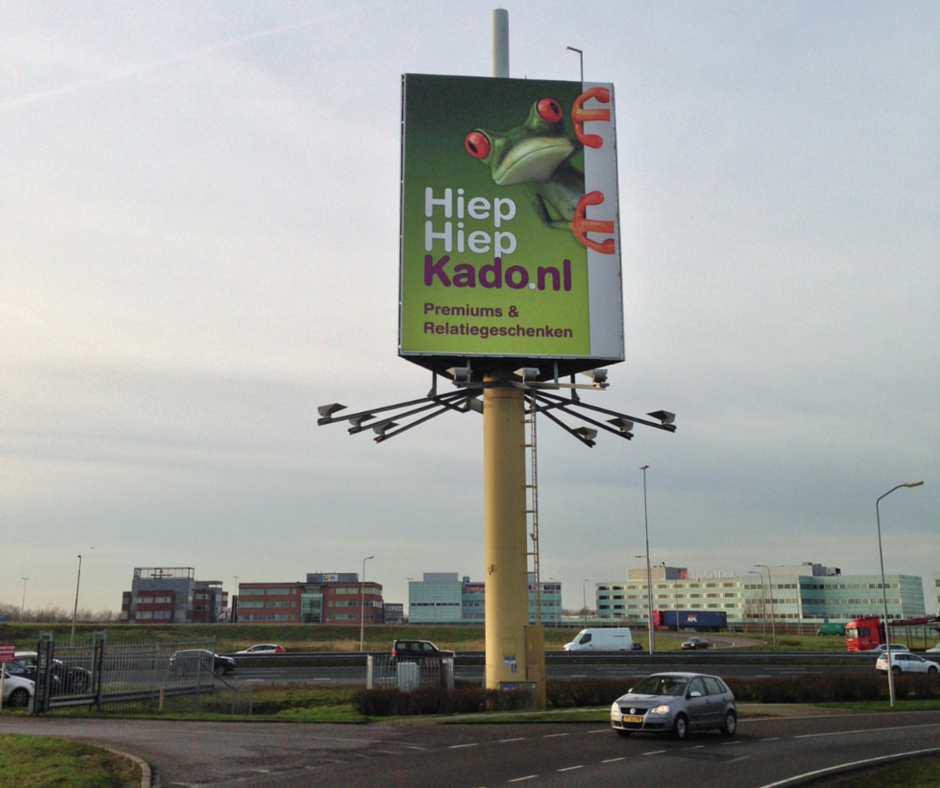 HiepHiepKado's tweet photo. Weet jij waar dit doek hangt? RT en vermeld de locatie en wie weet win jij een heerlijk Rituals pakket! #Interbest http://t.co/aa6trmk2j5
