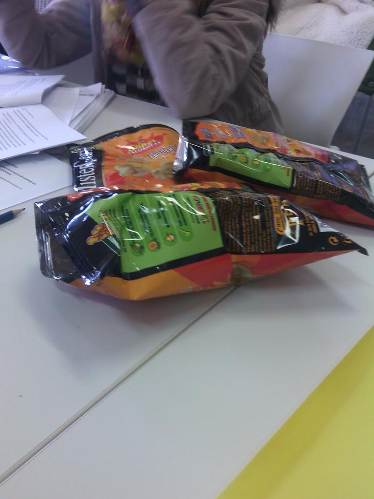 taniapa94's tweet photo. Que gordas somos @JessicaAriza10 @conchi_2c @julialopez1991 http://t.co/eKyiZcK7D2