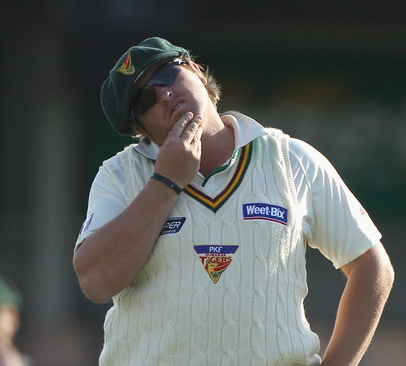 sportsbetcomau's tweet photo. We should lighten up on Cosgrove, someone had to empty the KFC buckets for the crowd to wear. #BBL04 http://t.co/w7ttMw2lTo