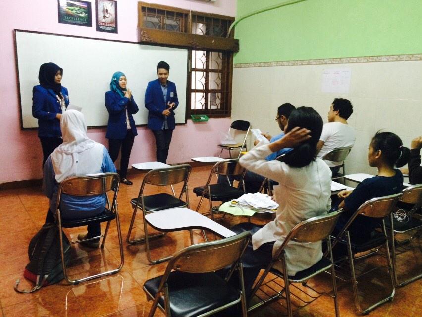 dellabilytha's tweet photo. Sedang berlangsung publikasi Hi School! 2nd edition dan IE Games 10th edition di INTEN MATRAMAN @HMTI_ITS @iefair_its http://t.co/kuJzibAVF6