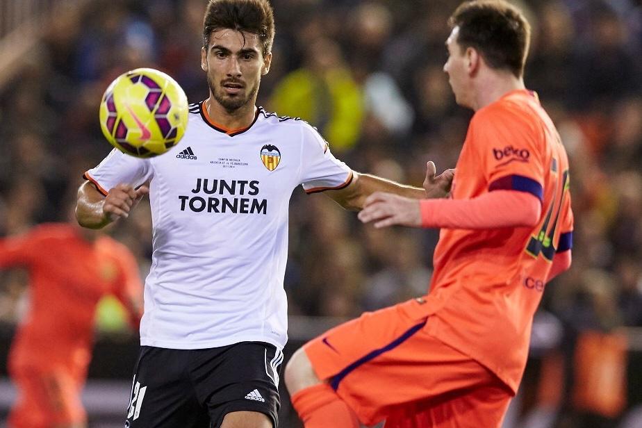 Generaldepie_'s tweet photo. NOTICIÓN: El VCF negocia la mejora del contrato de @aftgomes y subir cláusula de 50 a 150mill http://t.co/BT1HImKv18 http://t.co/RJgYPK3Obj