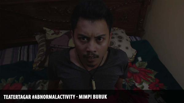 teatertagar's tweet photo. SIapa yang belum lihat video baru #AbnormalActivity - Mimpi Buruk?
😂😂😂
https://t.co/pdvH1jHjKT http://t.co/PFzmfTH3Hz