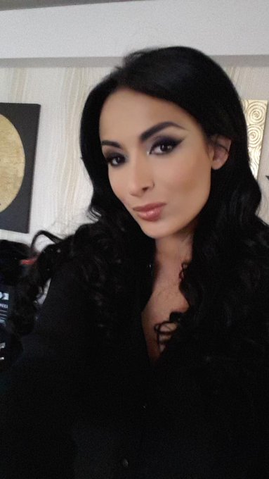 Amazing make up by @NataliRideg  for @SindriveXXX http://t.co/8zTOToTBI3