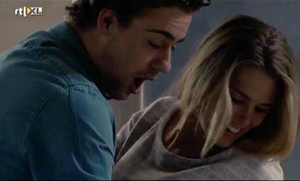 GtstFanTeam's tweet photo. Dit wordt 1 van de mooiste momeneten van de afl van vandaag! 💜 #GTST #sjim #noucha http://t.co/eh9gzfzAb0