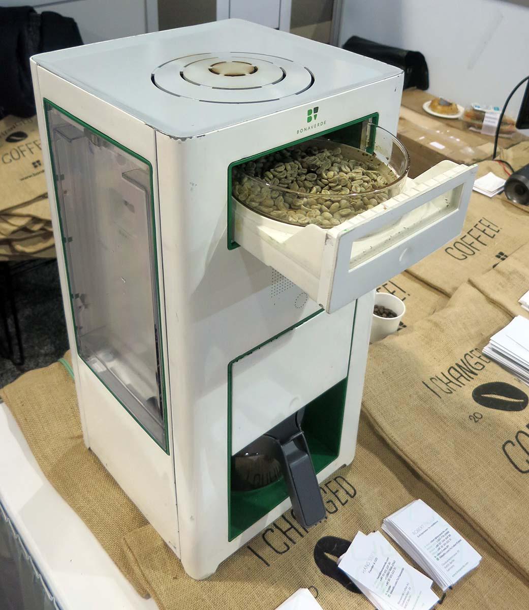 digdia's tweet image. From green coffee beans to a pot of fresh roasted coffee in 15 min. Seen at #ces2015 - digdia.com