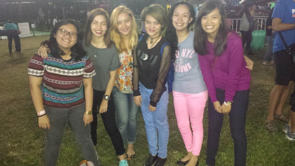 gemmadungo's tweet photo. Sobrang daming versions ng pictures haha #AAFair @shaynecasi @domanais_jyj @eljeanvaljean @jobelsardinas @PamNOrtega http://t.co/wrPJiLbdE0