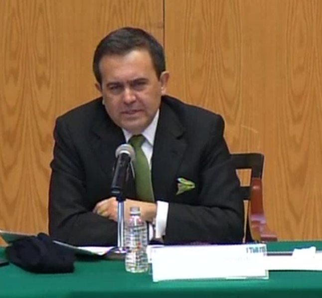 CalzadoBrisco's tweet photo. "@SE_mx: #FOTO/ El sector automotriz mexicano rompió record de producción y exportación en 2014: @ildefonsogv @ExITAM http://t.co/eSyie8yWQL