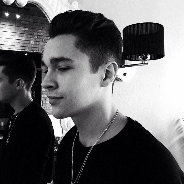 AustinMahoneJPN's tweet photo. #PHOTO Austin新しい髪型です👼💓
そして鼻にピアスも！かっこいいですね！！(ʘʖ̮ʘ)
#INSTAGRAM 
『新しいことを試した 👀』と投稿。 http://t.co/ci50PkKl5b