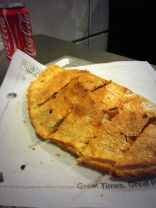 ycpizzaofficial's tweet photo. Yummy! RT @claingclaire: Newest favorite food, Yellow cab's Calzone ๐๐ #biteintoyellow @ycpizzaofficial http://t.co/Kr4dILIn86