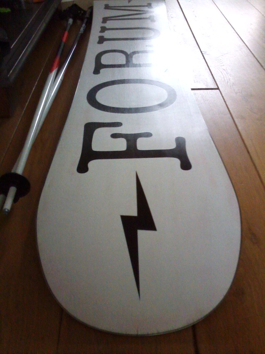 Ski123nl's tweet photo. Still a shame Burton let Forum Snowboards die in such a way... #doubledog #forumsnowboards #destroyer #doublecamber http://t.co/jaJTgwuBRf
