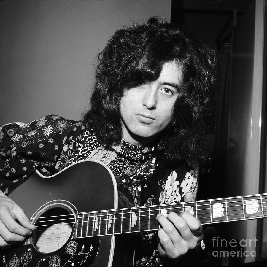 Happy Birthday JIMMY PAGE!!!!     