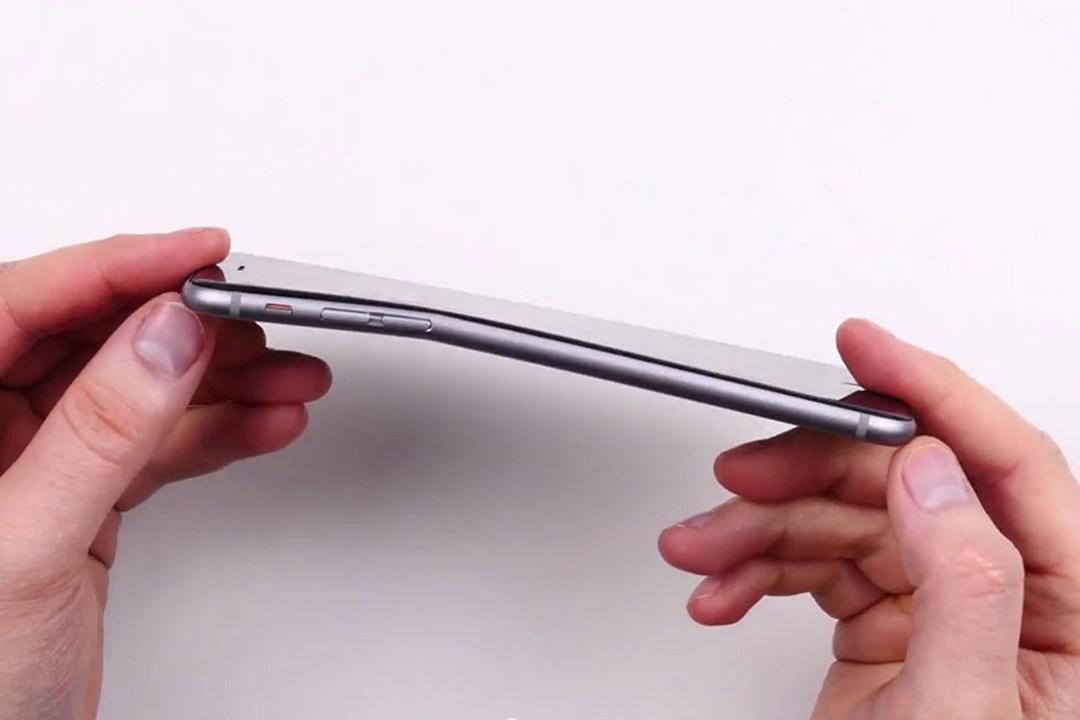 GlamourMagUK's tweet image. Apple designing a bendable iPhone? glmr.uk/ihERa5 #apple #iPhone