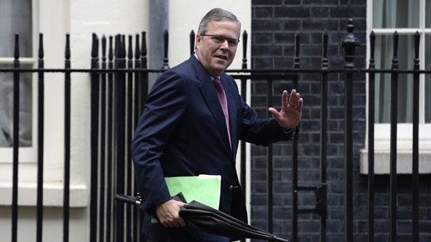 DavidCornDC's tweet photo. Yes, Jeb Bush's new campaign adviser helped banks that screwed US taxpayers to tune of $150b. http://t.co/FubgNn3V8y http://t.co/hgr6iGDj6l