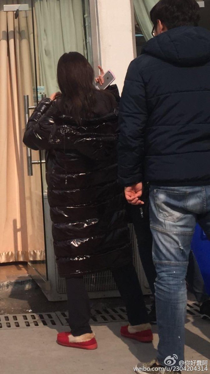 [PIC][07-01-2015]YoonA xuất phát đi Hàng Châu - Trung Quốc để quay bộ phim truyền hình của cô vào sáng nay B66M5oGCAAEVEsb