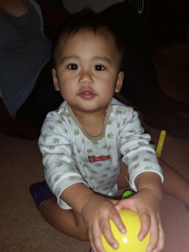 cqlargoza's tweet photo. I finally got to meet and play with this little cutie too 😊 thank you @_itspamelaaa! #bakingteam http://t.co/hJU6hMmXwX
