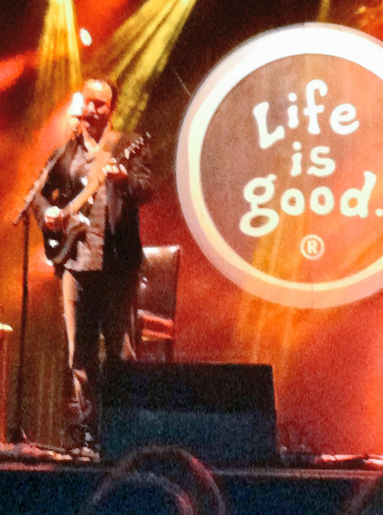 Happy birthday to a musician that impacted my life in a great way: Dave Matthews 