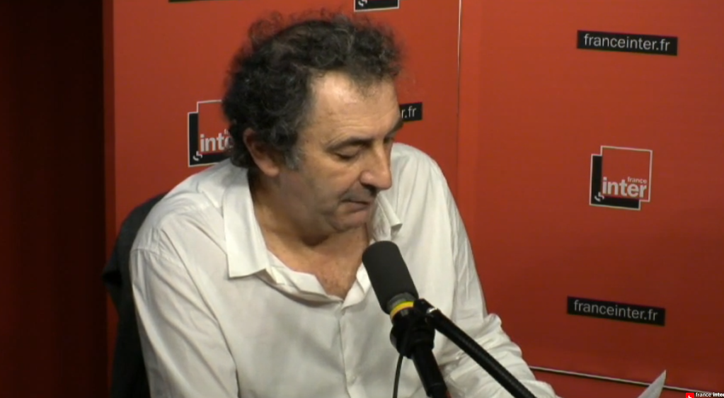 “Pleurs et rage” : l’hommage de François Morel à Charlie Hebdo  lesinrocks.com/inrocks.tv/ple…