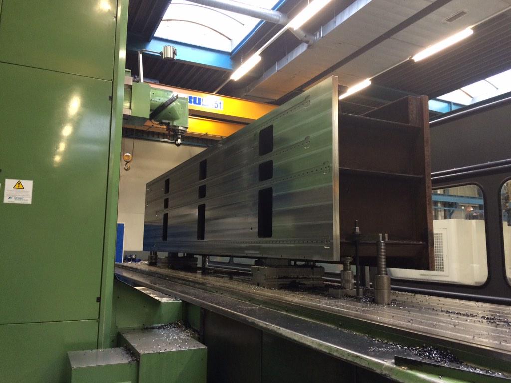 Dit jaar gestart met een mooie klus, te bewerken product 5,5 meter lang en 6,3 ton in gewicht. #GROOT IN VERSPANEN.