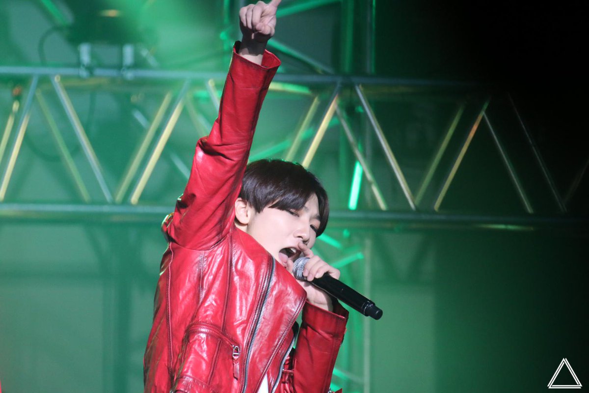 triangular__'s tweet image. 150107 탑독 일본 콘서트 #야노 #yano  #탑독 #toppdogg
imgur.com/DlNm6N5