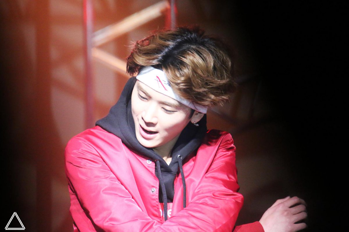 triangular__'s tweet image. 150107 탑독 일본 콘서트 #키도 #kidoh #탑독 #toppdogg
imgur.com/ZmeJNJ7