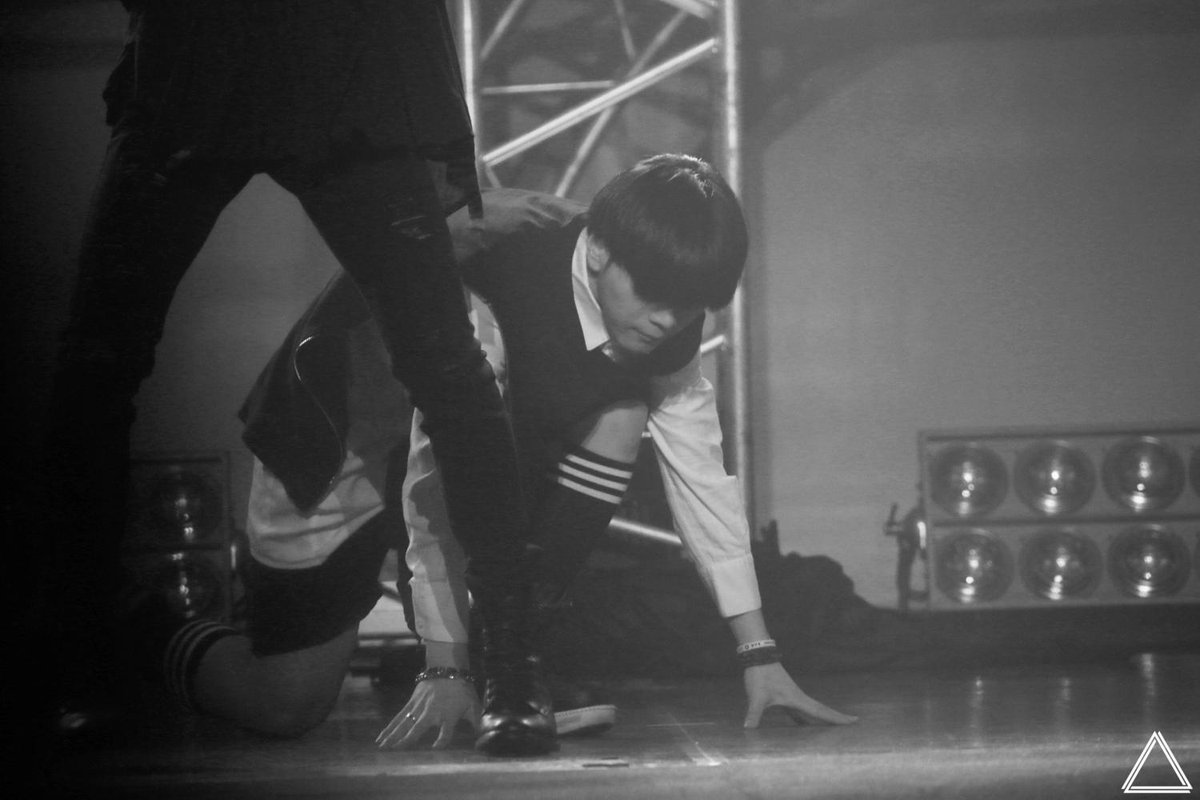 triangular__'s tweet image. 150107 탑독 일본 콘서트 #한솔 #hansol #탑독 #toppdogg
imgur.com/XVIbunx