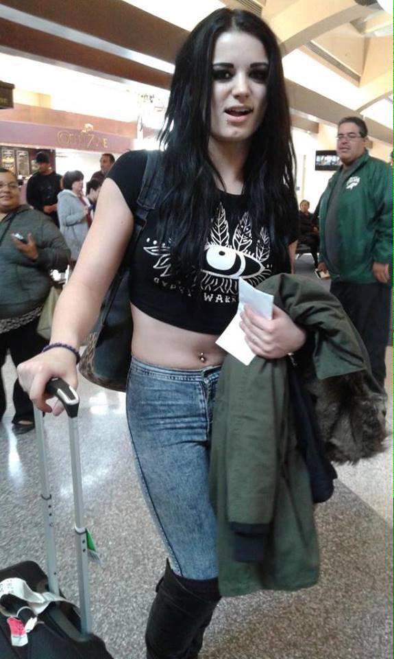 cfisherddt's tweet photo. Whoa, she can pull that look off. http://t.co/JZpXP5VAP1