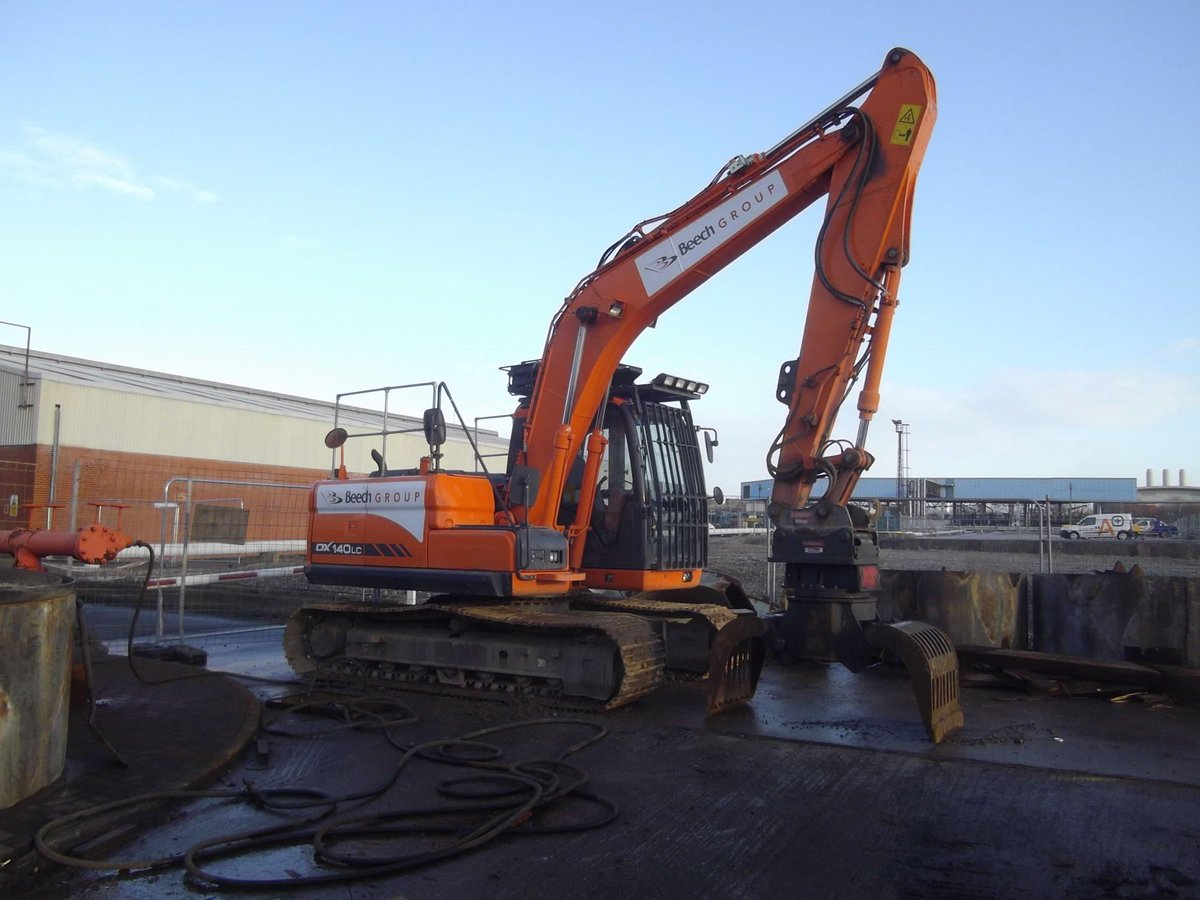 BeechGroup's tweet photo. The newest addition to the Beech family is our 14t Excavator. #DX140lc #Demolition #Stalow #Excavator #Doosan http://t.co/KtnPGfL7bK