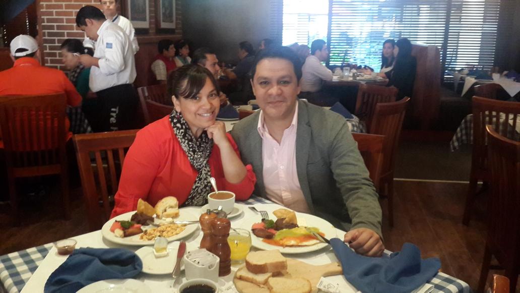 ChinchillaFj's tweet photo. Aqui toy con la goida @MayaAlonzo preparandoles algo muy especial #Echerto! http://t.co/OgcTEPIIKW