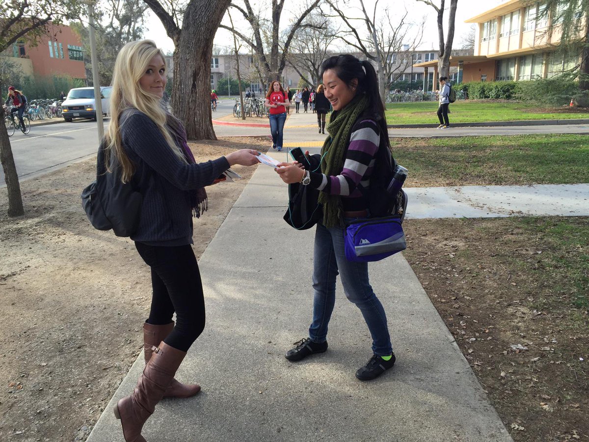 courtvonda's tweet photo. UC Davis is on a roll with our new books! They are going FAST!! Grab one on campus today! #cheggdeals #coupsoncoups http://t.co/Eer0PdmTdT